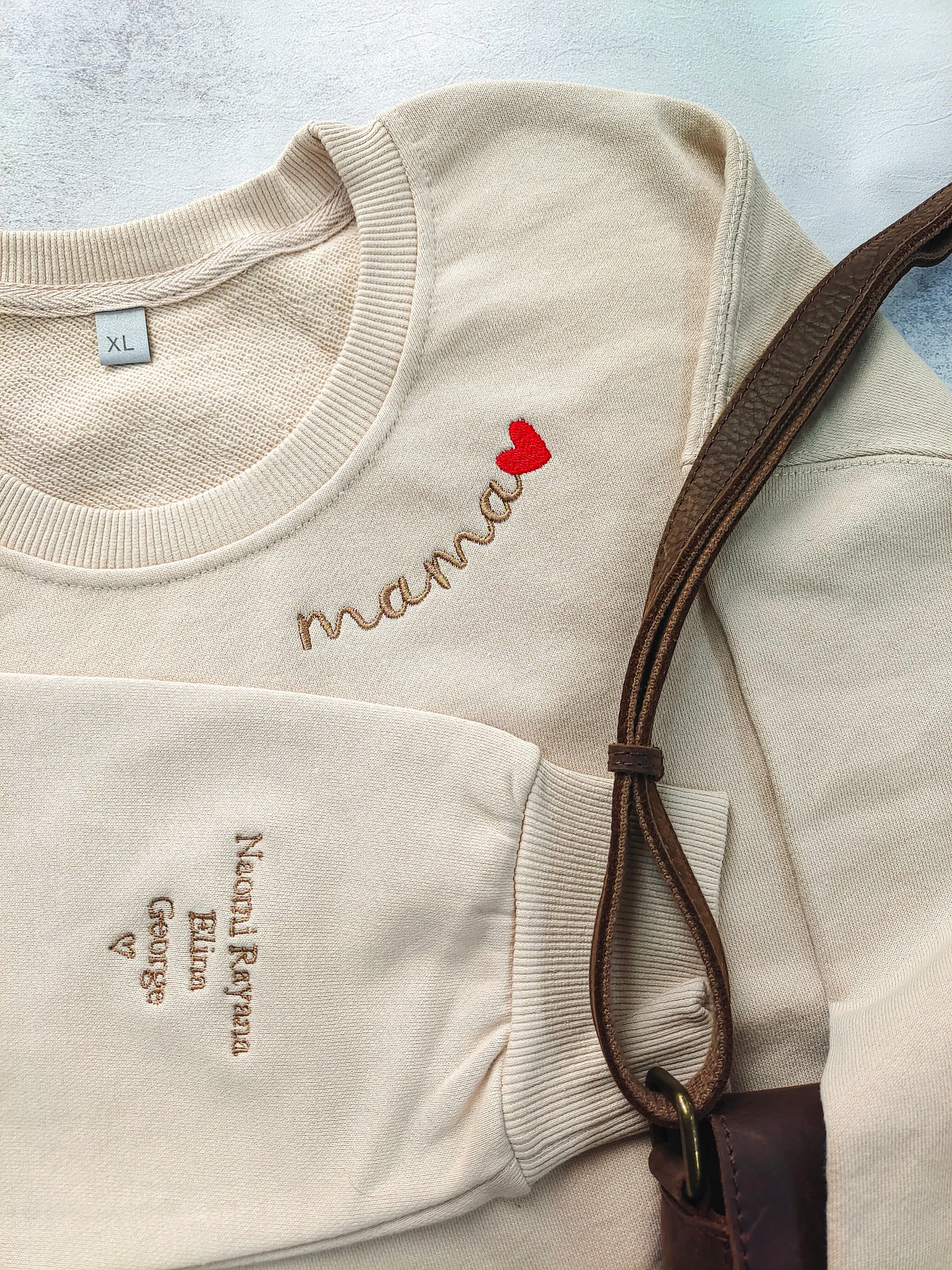 Mama Embroidered Sweatshirt｜Custom Mama Crewneck｜With Kids Names