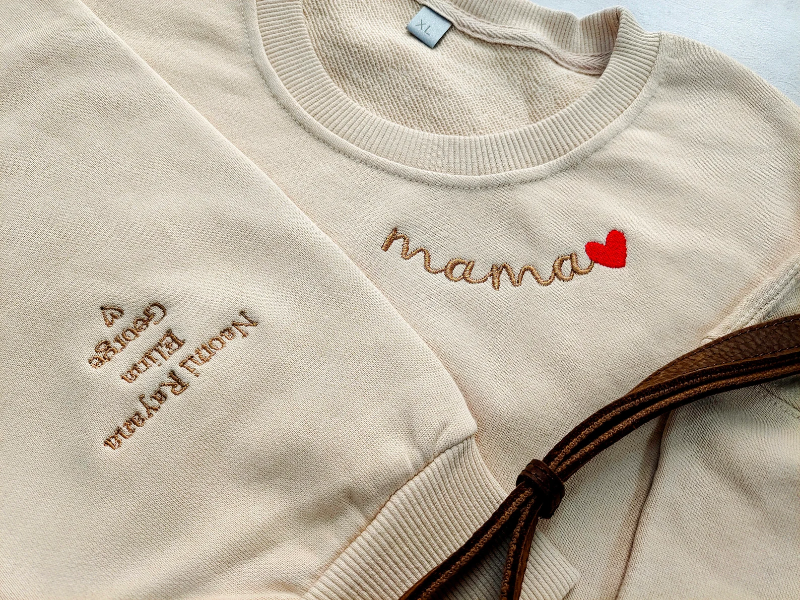 Mama Embroidered Sweatshirt｜Custom Mama Crewneck｜With Kids Names