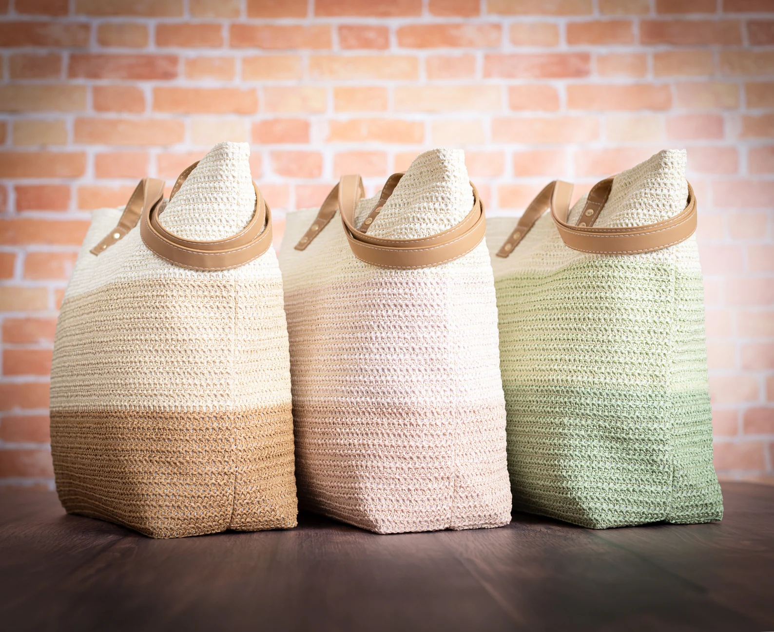 Personalisiertes Strandtaschen-Set aus Papierstroh