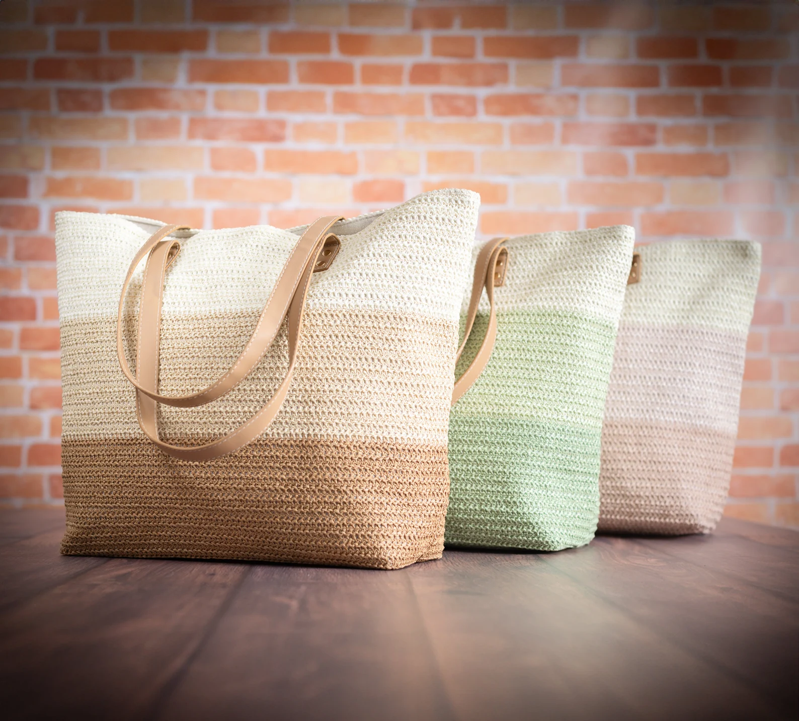 Personalisiertes Strandtaschen-Set aus Papierstroh