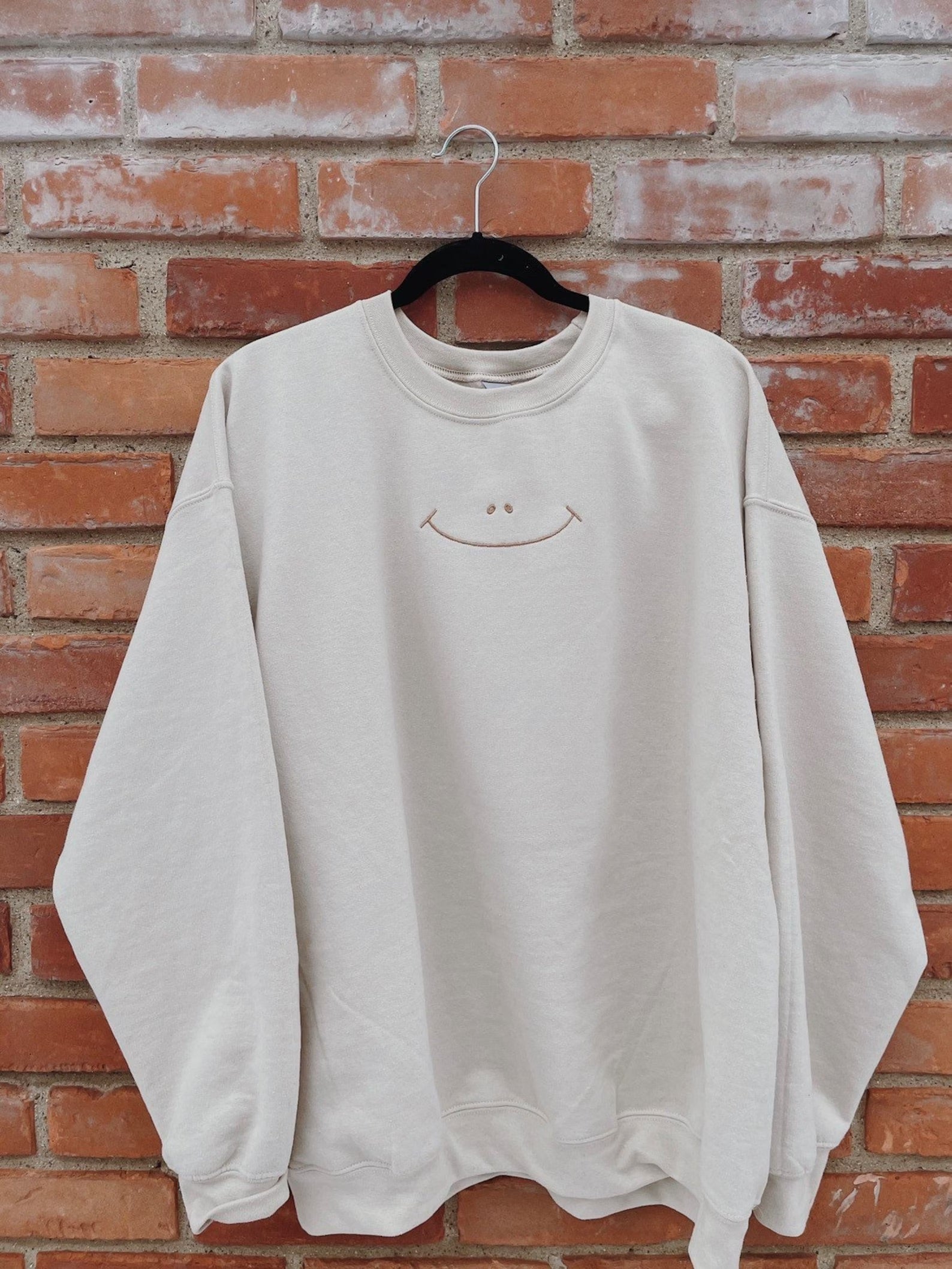 Smiley Face｜Embroidered Sweatshirt｜Vintage Tee