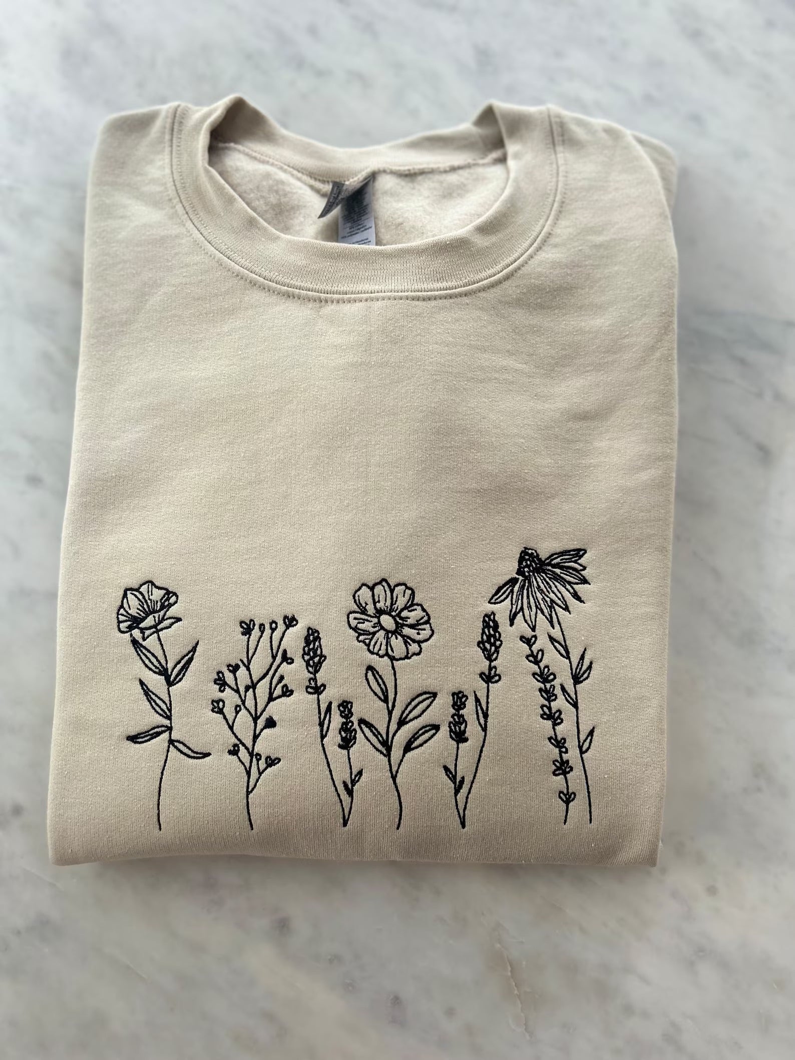 Embroidered wildflowers Sweatshirt｜Minimalistic Embroidered｜Flower Crewneck