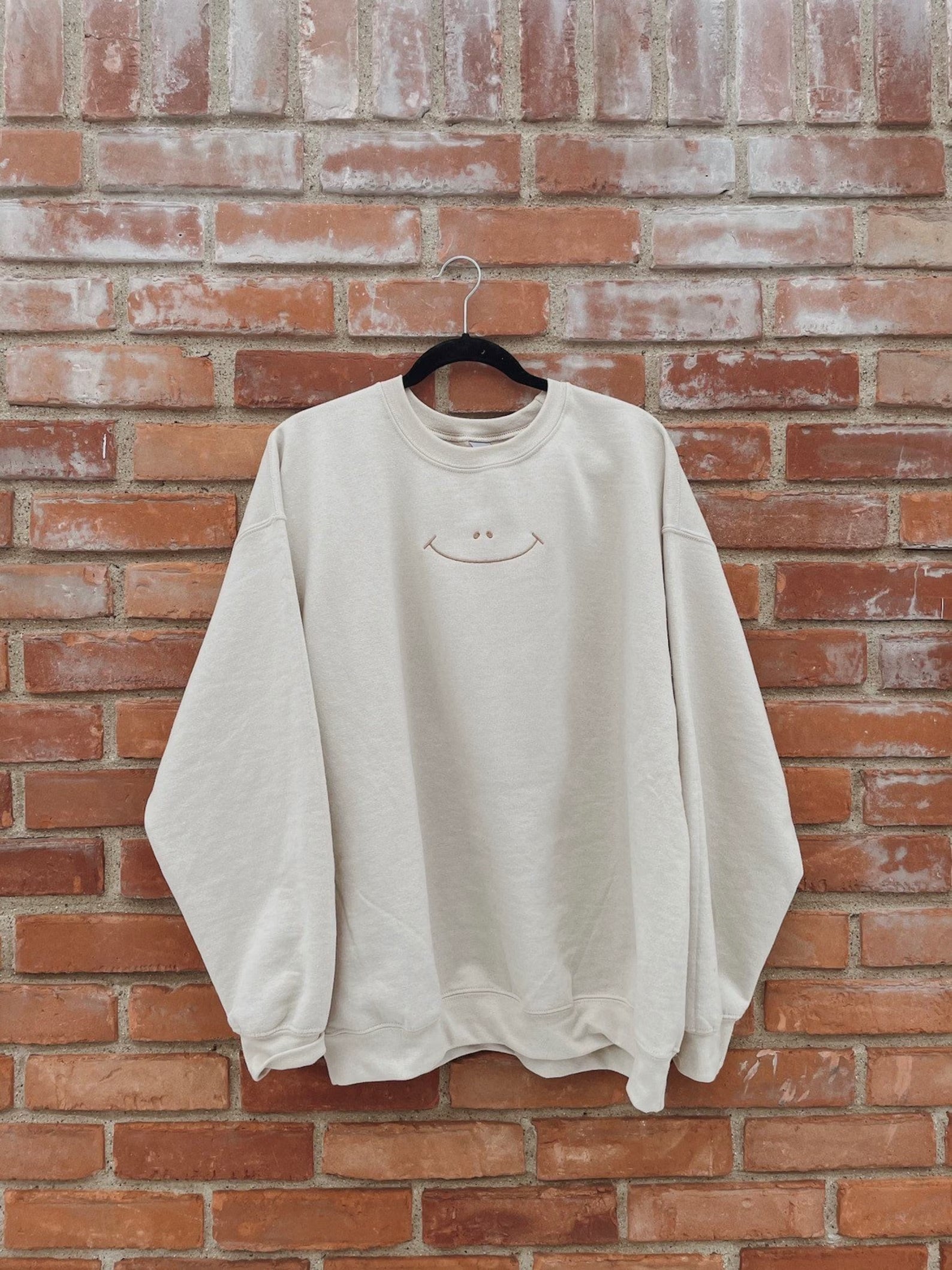 Smiley Face｜Embroidered Sweatshirt｜Vintage Tee