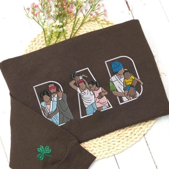 👨‍👩‍👧‍👦✨ Custom Family Embroidered Sweatshirt – A Unique and Heartwarming Gift for Dad or Mom