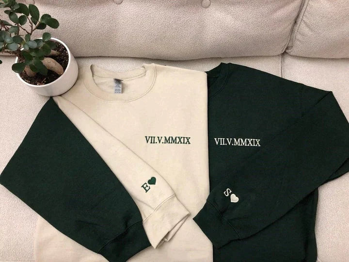 Benutzerdefinierte bestickte römische Zahl Datum Sweatshirt-Valentinstag oder Geburtstagsgeschenk für sie ihn